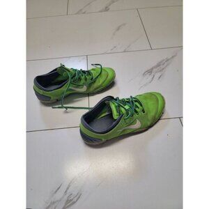 ~ Womens neon green Nike training very light weight tennis shoes - size 9